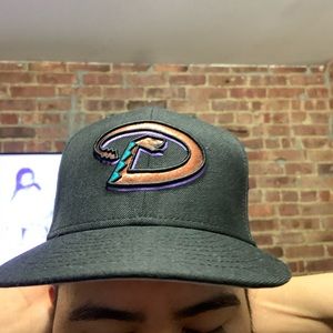 DiamondBacks 2001 World Series, Grey Brim